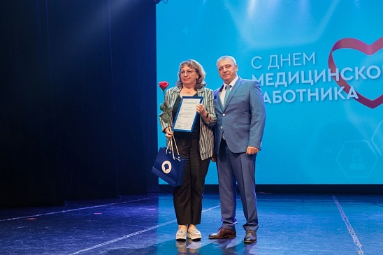 Директор Югорского филиала поздравил врачей с Днем медицинского работника, новости, пресс-релизы, статьи, «СОГАЗ-Мед», омс